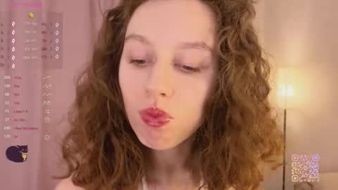 Snapshot of mia_frizz chatting on 21, 11, 2025 Mia online show from 21, 11, 2025