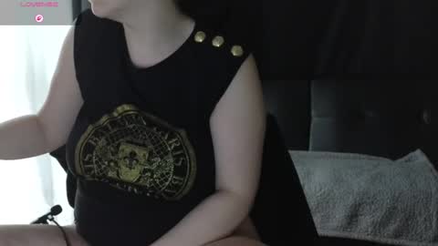 Snapshot of mia_g0ld chatting on 9, 3, 2026 Golden ones online show from 9, 3, 2026