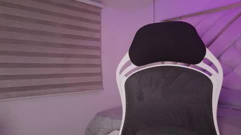 Mia online show from 10, 2, 2026