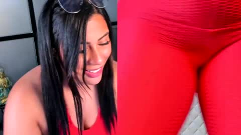 Snapshot of mia_hotwife chatting on 11, 3, 2025 Mia.... Nice to meet you thumb up me please its important online show from 11, 3, 2025