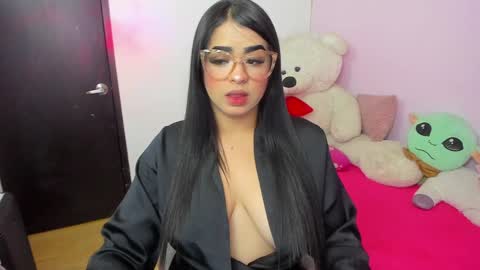 Mia J Abbey online show from 25, 1, 2025