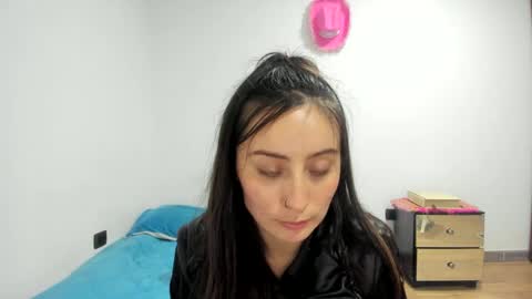 mia kaneee online show from 6, 12, 2024