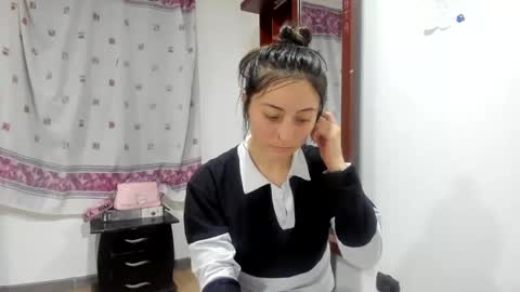 mia kaneee online show from 12, 12, 2024