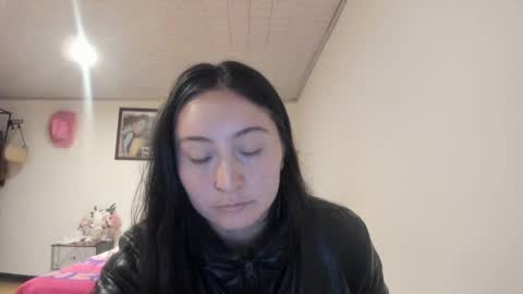 mia kaneee online show from 18, 9, 2025
