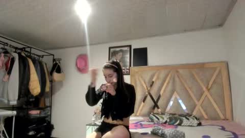 mia kaneee online show from 29, 10, 2025