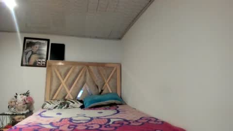 mia kaneee online show from 23, 11, 2025