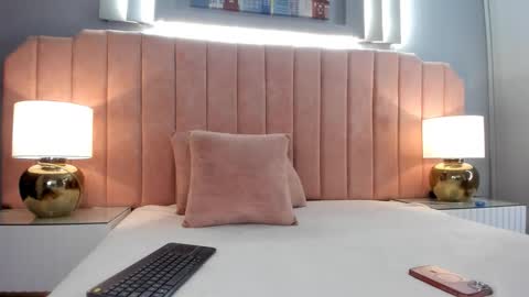 Snapshot of mia_kisses2 chatting on 25, 11, 2025 Mia online show from 25, 11, 2025