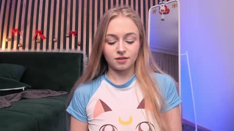 Mia here Appreciate your support online show from 4, 12, 2024