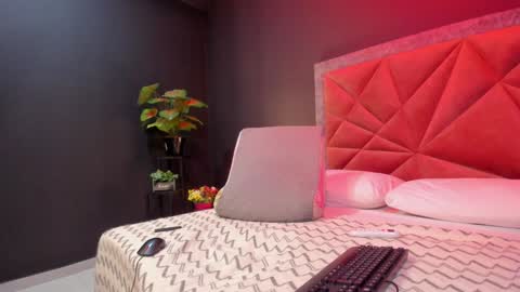 Snapshot of mia_milff chatting on 24, 12, 2024 MIA online show from 24, 12, 2024