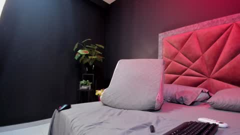 Snapshot of mia_milff chatting on 16, 1, 2025 MIA online show from 16, 1, 2025