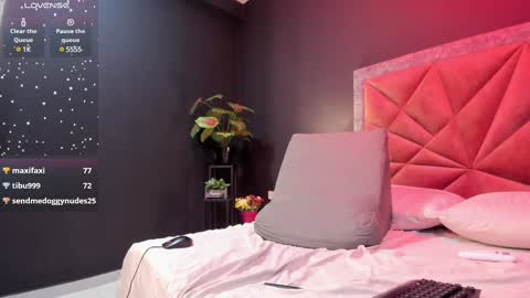 Snapshot of mia_milff chatting on 20, 2, 2025 MIA online show from 20, 2, 2025
