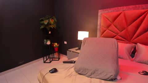 Snapshot of mia_milff chatting on 4, 3, 2026 MIA online show from 4, 3, 2026