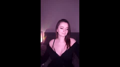 Mia online show from 9, 1, 2026