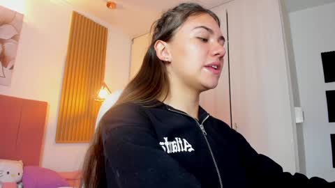 Mia Nevaeh - follow me online show from 21, 1, 2025