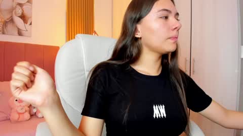 Mia Nevaeh - follow me online show from 4, 2, 2025