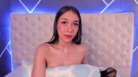 mia_oconner online show from 14, 12, 2024