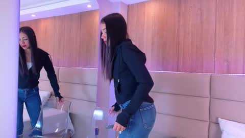mia_oconner online show from 28, 9, 2025