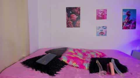 Snapshot of mia_purplee chatting on 21, 10, 2025 mia_purplee online show from 21, 10, 2025