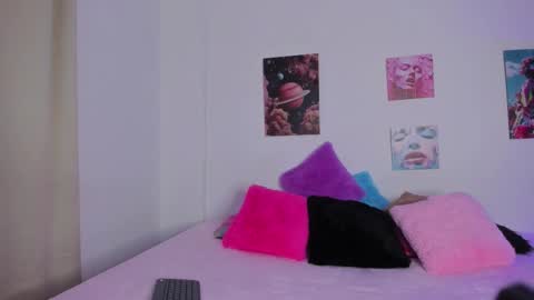 Snapshot of mia_purplee chatting on 5, 11, 2025 mia_purplee online show from 5, 11, 2025