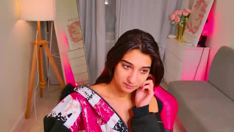 Mia online show from 10, 3, 2026