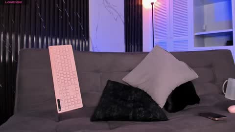 Mia online show from 7, 12, 2024