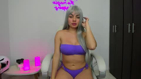 Mia online show from 9, 1, 2025
