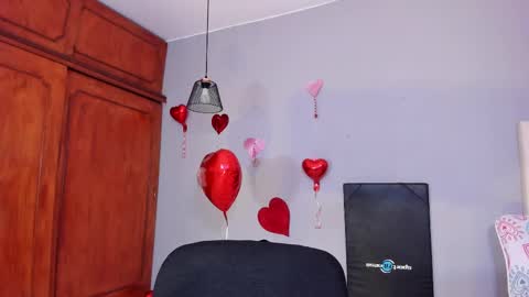 Mia online show from 27, 2, 2025