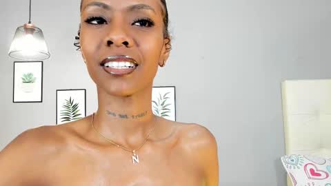 Mia online show from 4, 3, 2025