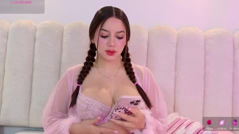 Mia online show from 10, 2, 2026