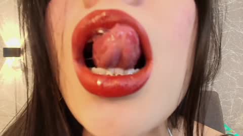 Mia Roux online show from 21, 12, 2024