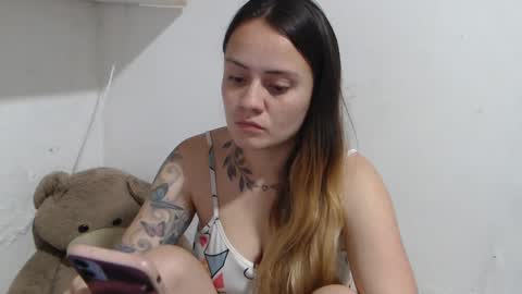 Mia Sepulveda online show from 6, 3, 2025