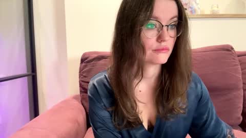 Mia online show from 17, 9, 2025