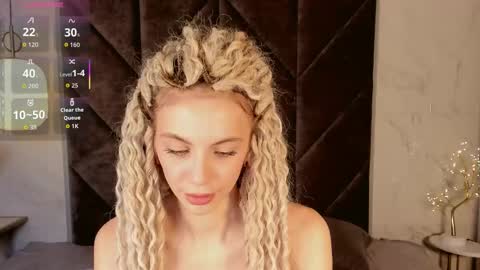 Snapshot of mia_silk chatting on 28, 10, 2025 Mia online show from 28, 10, 2025