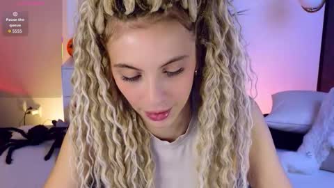 Snapshot of mia_silk chatting on 31, 10, 2025 Mia online show from 31, 10, 2025