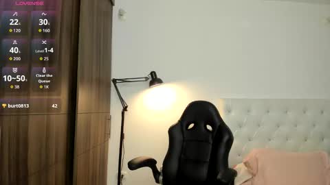 Mia online show from 2, 2, 2026