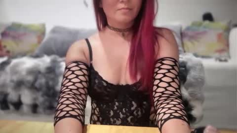 Mia online show from 25, 10, 2025