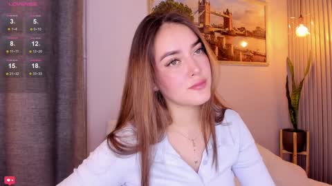 Mia White  online show from 4, 12, 2024