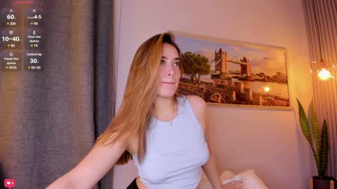 Mia White  online show from 6, 1, 2025