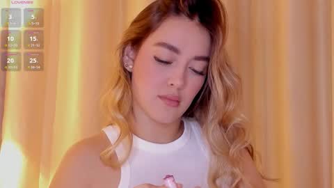 Mia White  online show from 13, 3, 2026