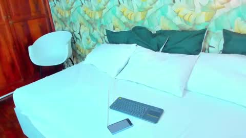 IG  isabelvp185 online show from 7, 10, 2025