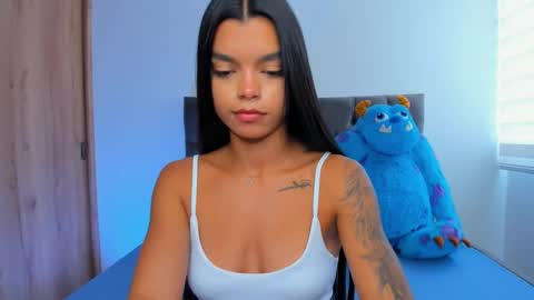 Snapshot of mia_world_ chatting on 26, 10, 2025 online show from 26, 10, 2025