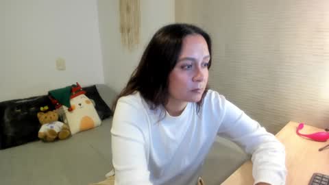 Snapshot of mia_xgray chatting on 24, 12, 2024 Mia online show from 24, 12, 2024