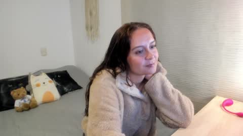 Snapshot of mia_xgray chatting on 7, 1, 2025 Mia online show from 7, 1, 2025