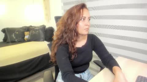 Snapshot of mia_xgray chatting on 14, 10, 2025 Mia online show from 14, 10, 2025