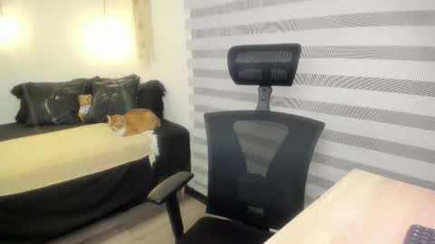 Snapshot of mia_xgray chatting on 17, 10, 2025 Mia online show from 17, 10, 2025