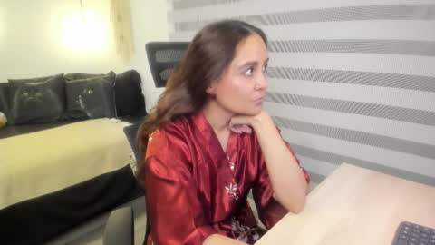 Snapshot of mia_xgray chatting on 22, 11, 2025 Mia online show from 22, 11, 2025