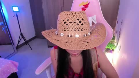 mia  nicolle online show from 30, 10, 2025