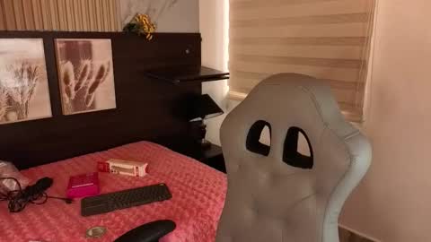 Snapshot of miaa_as_ chatting on 10, 10, 2025 miaa_as_ online show from 10, 10, 2025