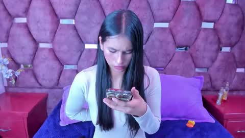 miaa_davis_ online show from 18, 12, 2025