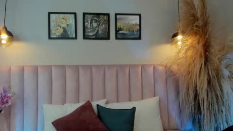 Mia online show from 16, 12, 2025